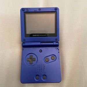 Nintendo game boy. COMES WITH GAME
